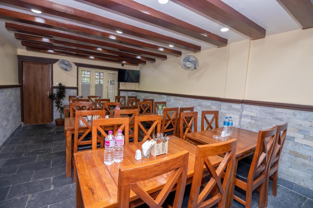 Oyo 253 Hotel Pinnacle Pokhara Exterior foto