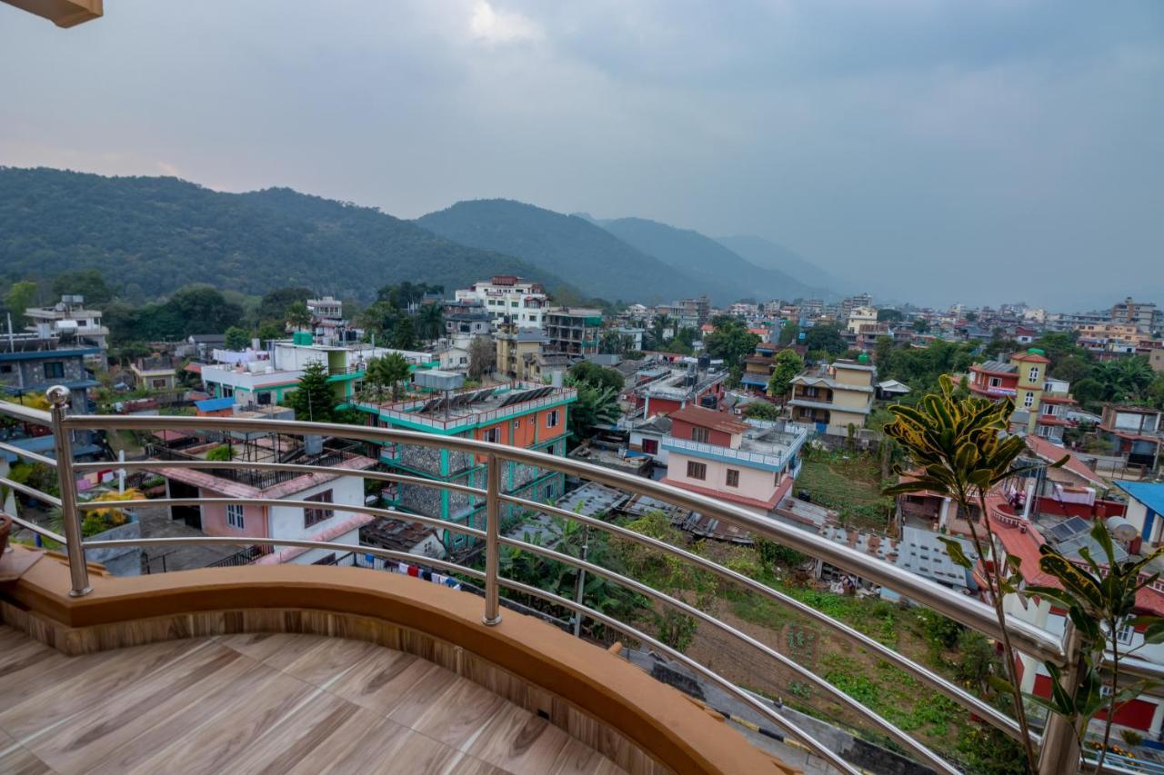 Oyo 253 Hotel Pinnacle Pokhara Exterior foto
